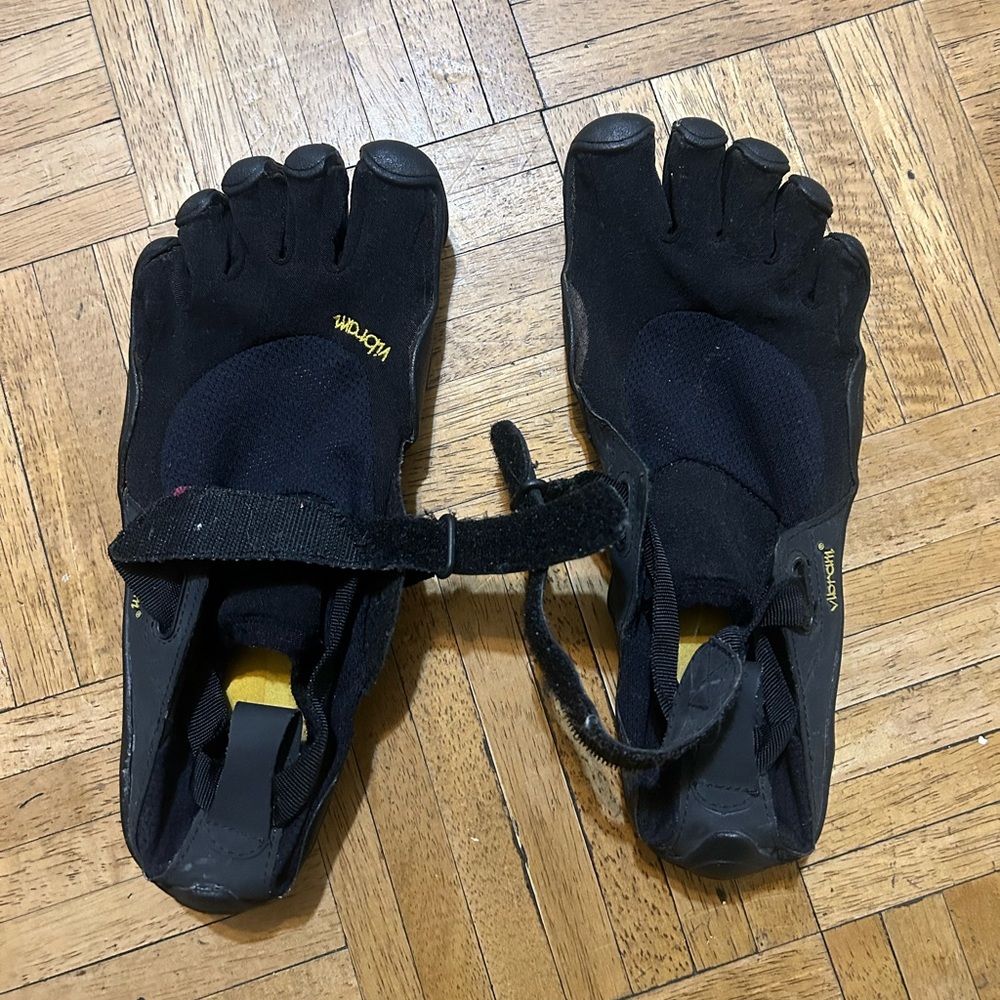 Vibram FiveFingers Shoe